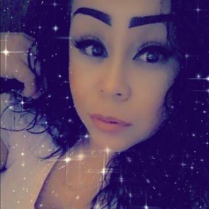 Meet your Posher, Priscilla